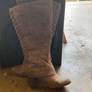 Fergalicious boots.